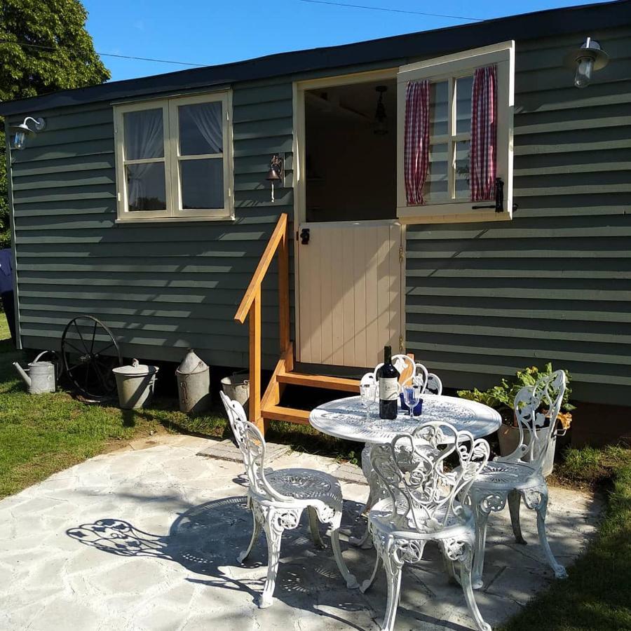 The English Shepherds Hut @ Les Aulnaies Echauffour Exterior foto