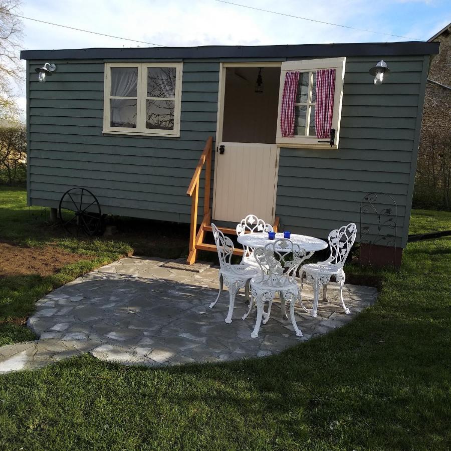 The English Shepherds Hut @ Les Aulnaies Echauffour Exterior foto